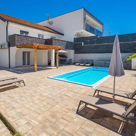 Mira - Krk147 By Interhome * Pinezici (Krk)