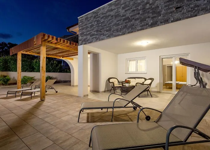 Mira By Interhome