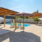 Mira By Interhome * Pinezići