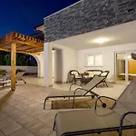 Mira By Interhome
